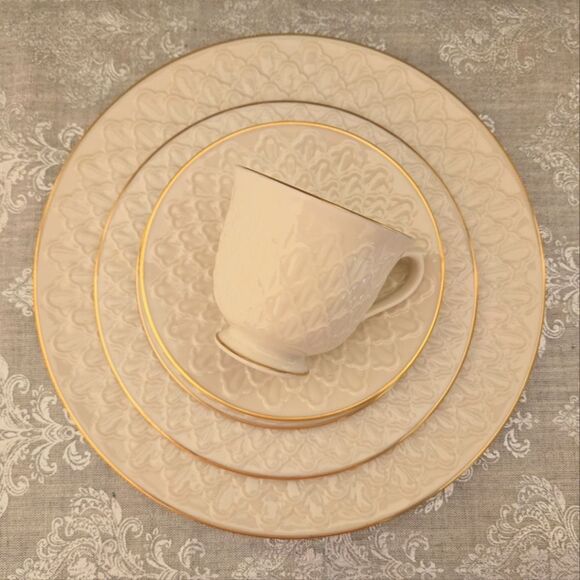 VINTAGE LENOX JACQUARD GOLD CHINA 5 PIECE PLACE SETTING - Picture 1 of 8